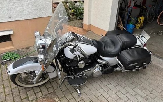 Gebrauchtmotorrad Harley-Davidson Road King Classic FLHRC - Bild 7