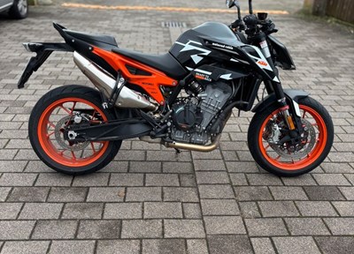 GEBRAUCHTFAHRZEUG KTM 890 Duke GP