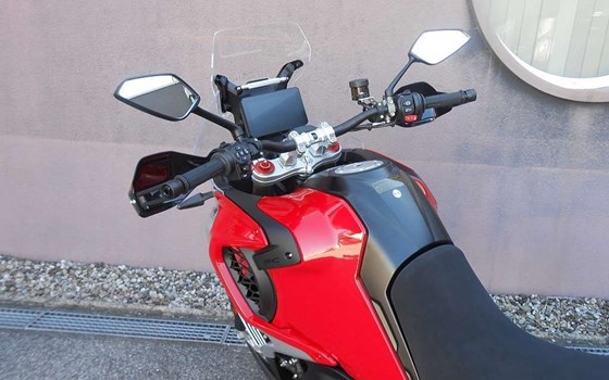 Neufahrzeug MV Agusta Enduro Veloce - Bild 4 Neufahrzeug MV Agusta Enduro Veloce - Bild 4