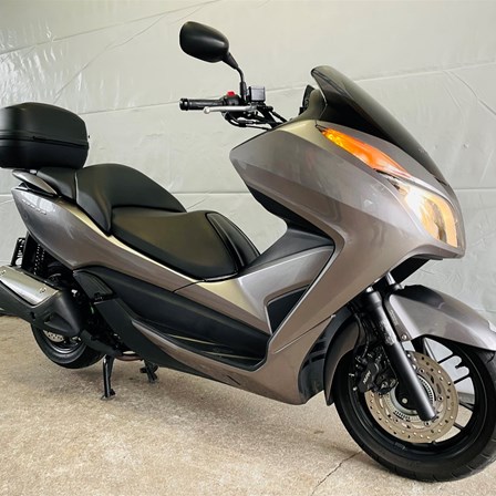 Honda Forza 300