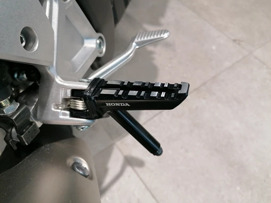 Honda CB1000 Hornet SP (Matt Ballistic Black Metallic) - Bild 4