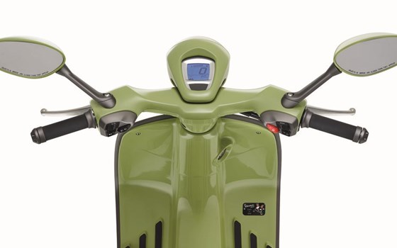 Neufahrzeug Vespa 946 10° Anniversario - Bild 6