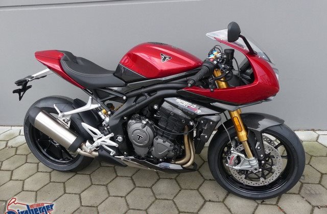 Triumph Speed Triple 1200 RR