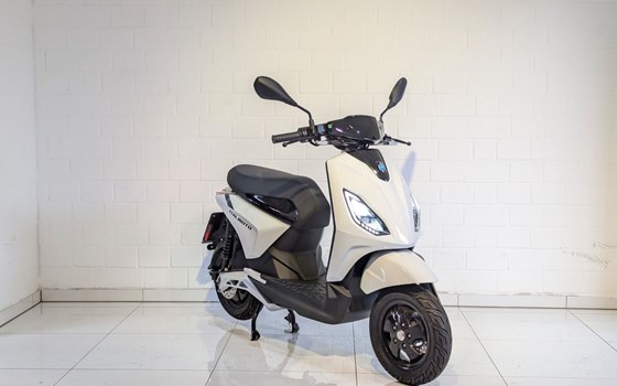 Gebrauchtmotorrad Piaggio 1 Active - Bild 1