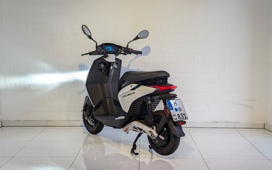 Gebrauchtmotorrad Piaggio 1 Active - Bild 4