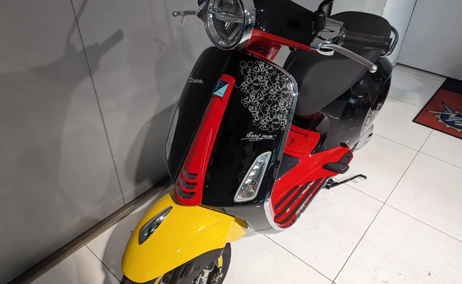 Angebot Vespa Primavera 50 Disney Mickey Mouse Edition Bild 3: Angebot Vespa Primavera 50 Disney Mickey Mouse Edition