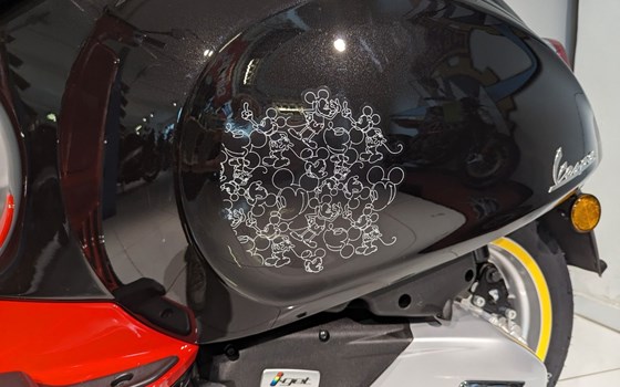 Neufahrzeug Vespa Primavera 50 Disney Mickey Mouse Edition - Bild 4