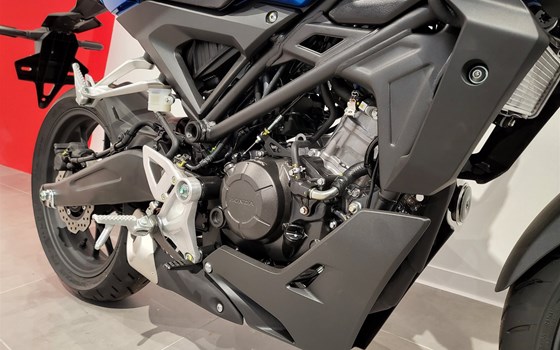 Neufahrzeug Honda CB125R - Bild 14