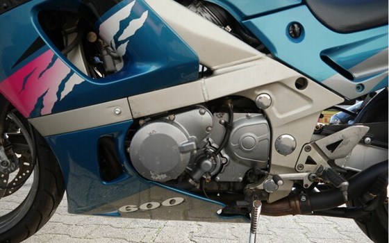 Gebrauchtmotorrad Kawasaki ZZR 600 - Bild 11