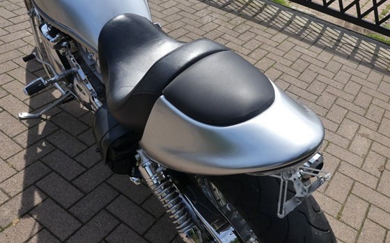 Gebrauchtmotorrad Harley-Davidson V-Rod VRSCA - Bild 12