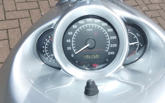 Gebrauchtmotorrad Harley-Davidson V-Rod VRSCA - Bild 9