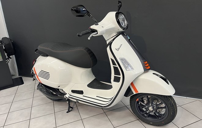 Vespa GTS 300 Super Sport