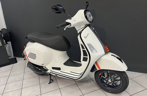 Neumotorrad Vespa GTS 300 Super Sport