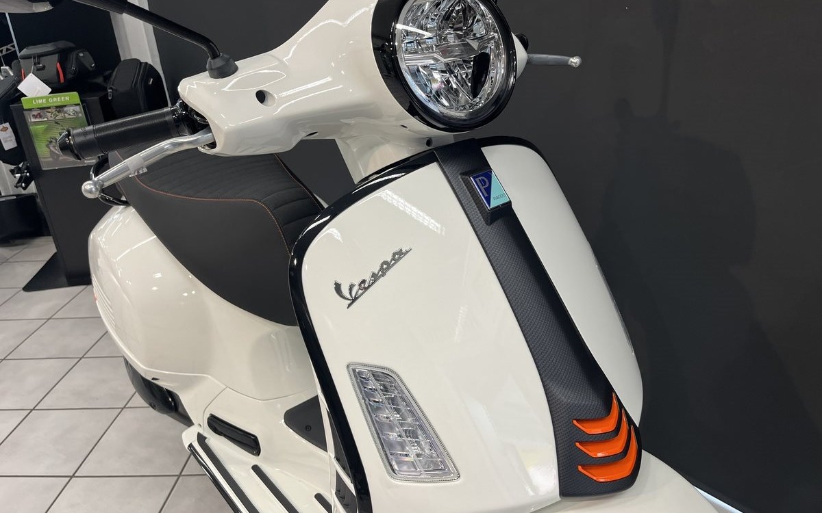 Angebot Vespa GTS 300 Super Sport