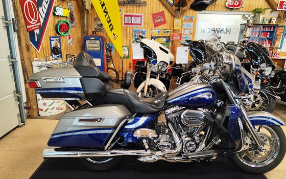 Gebrauchtmotorrad Harley-Davidson CVO Ultra Limited FLHTKSE - Bild 2 Gebrauchtmotorrad Harley-Davidson CVO Ultra Limited FLHTKSE - Bild 2