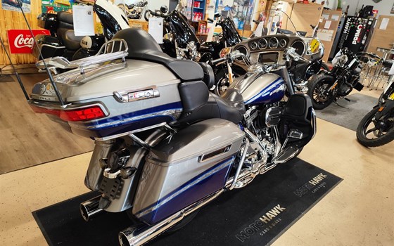 Gebrauchtmotorrad Harley-Davidson CVO Ultra Limited FLHTKSE - Bild 3 Gebrauchtmotorrad Harley-Davidson CVO Ultra Limited FLHTKSE - Bild 3