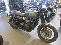 Gebrauchtmotorrad Triumph Bonneville T120 Black 1.Hand Extras