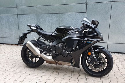 Yamaha R1