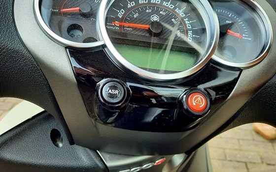 Gebrauchtmotorrad Piaggio Beverly 300 S - Bild 5