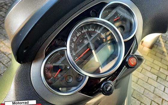 Gebrauchtmotorrad Piaggio Beverly 300 S - Bild 6