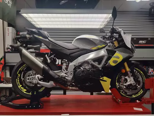 Aprilia Tuono V4 1100 Factory<br />Neon-Design Promoaktion
