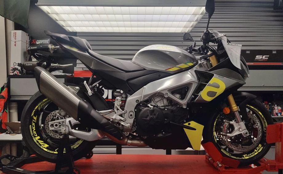 Angebot Aprilia Tuono V4 1100 Factory Bild 1: Angebot Aprilia Tuono V4 1100 Factory