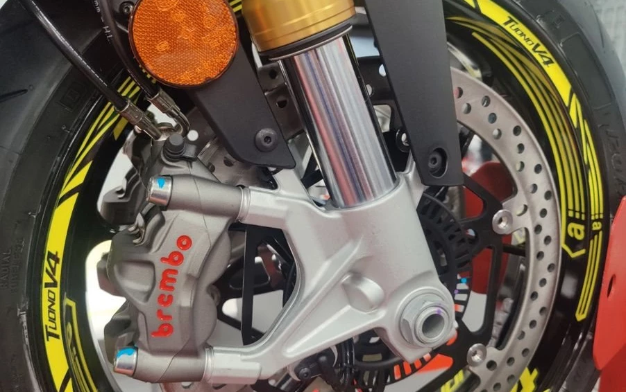 Angebot Aprilia Tuono V4 1100 Factory Bild 4: Angebot Aprilia Tuono V4 1100 Factory