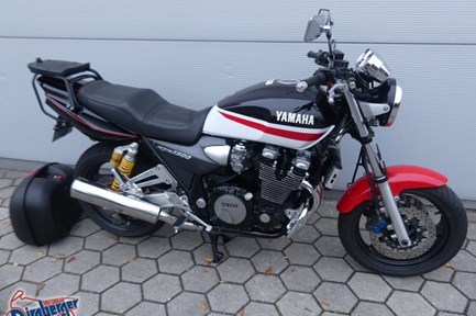 Yamaha XJR 1300