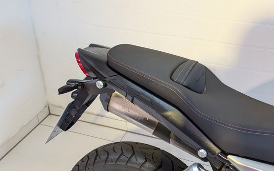 Gebrauchtmotorrad Moto Guzzi V85 Strada - Bild 8