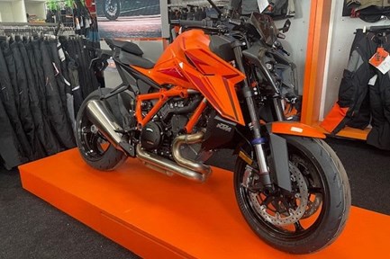 KTM 1390 Super Duke R EVO