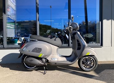 Neumotorrad Vespa GTS 300 Super Tech