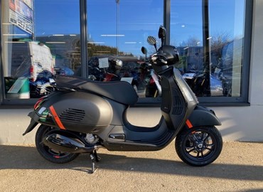 Neumotorrad Vespa GTS 300 Super Sport