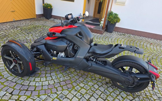 Gebrauchtmotorrad Can-Am Ryker 900 Sport - Bild 1 Gebrauchtmotorrad Can-Am Ryker 900 Sport - Bild 1