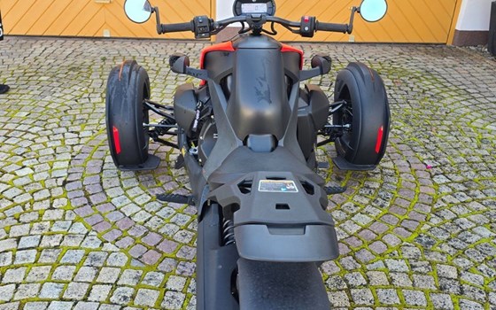 Gebrauchtmotorrad Can-Am Ryker 900 Sport - Bild 2 Gebrauchtmotorrad Can-Am Ryker 900 Sport - Bild 2