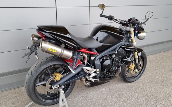 Gebrauchtmotorrad Triumph Street Triple 675 R - Bild 3 Gebrauchtmotorrad Triumph Street Triple 675 R - Bild 3