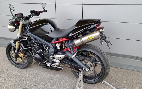 Gebrauchtmotorrad Triumph Street Triple 675 R - Bild 6 Gebrauchtmotorrad Triumph Street Triple 675 R - Bild 6