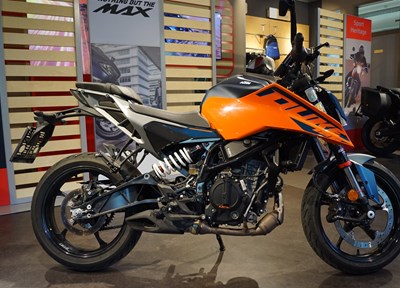 GEBRAUCHTFAHRZEUG KTM 125 Duke