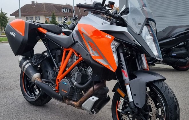 KTM 1290 Super Duke GT