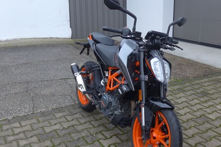 KTM 390 Duke