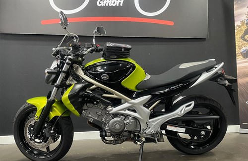 Gebrauchtmotorrad Suzuki SFV 650 Gladius