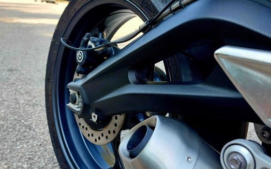 Gebrauchtmotorrad Triumph Street Triple - Bild 2 Gebrauchtmotorrad Triumph Street Triple - Bild 2