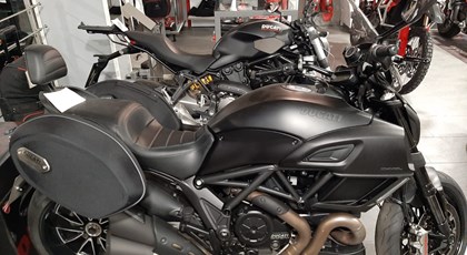 Motocicleta de ocasión Ducati Diavel 1200 Dark