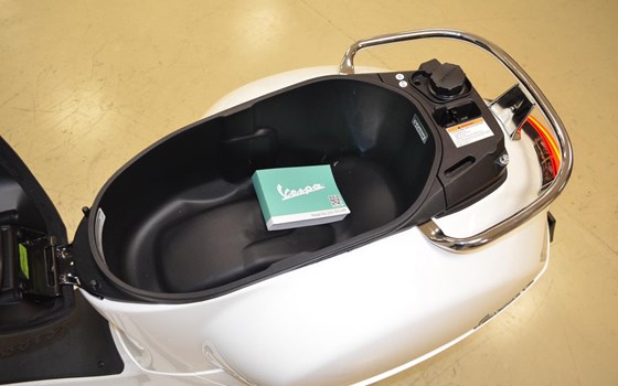 Neufahrzeug Vespa GTS 310 - Bild 13