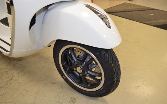 Neufahrzeug Vespa GTS 310 - Bild 17