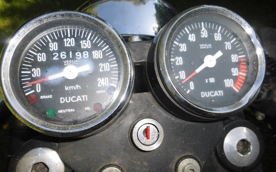 Gebrauchtmotorrad Ducati 450 Desmo - Bild 3