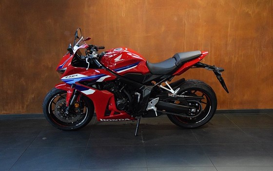 Neufahrzeug Honda CBR650R E-Clutch - Bild 3