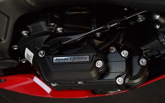 Neufahrzeug Honda CBR650R E-Clutch - Bild 5