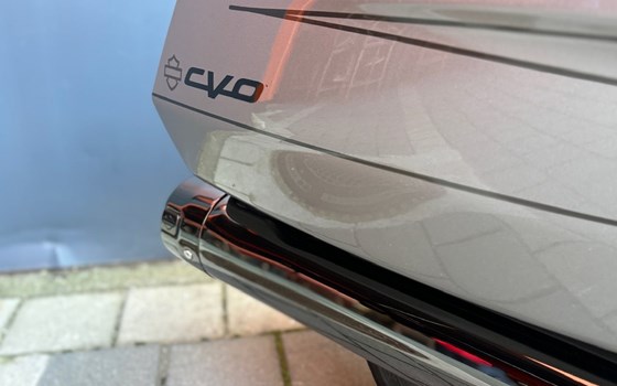 Gebrauchtmotorrad Harley-Davidson CVO Street Glide FLHXSE - Bild 15 Gebrauchtmotorrad Harley-Davidson CVO Street Glide FLHXSE - Bild 15
