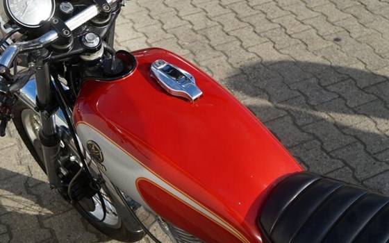 Gebrauchtmotorrad Yamaha SR 500 - Bild 10