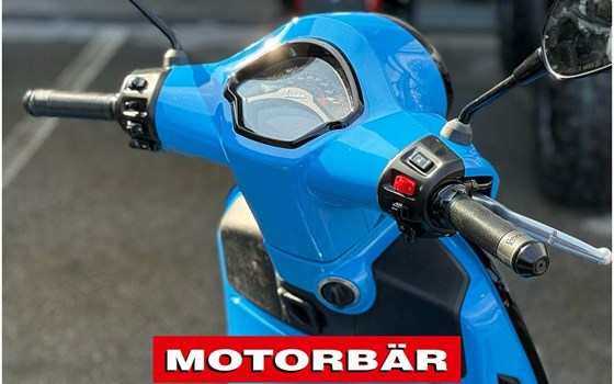 Neufahrzeug Vespa GTS 300 hpe Super Sport - Bild 7 Neufahrzeug Vespa GTS 300 hpe Super Sport - Bild 7